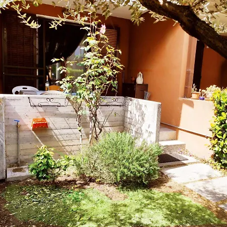 Rose E Olive Apartment *